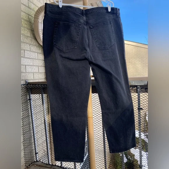 A&F Ultra High Rise The 90s Straight Leg Black Jeans Size 35 Plus Size 20 Short - Picture 10 of 13